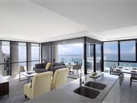 2 Bedroom Ocean Spa Apartment - Mantra Circle on Cavill Surfers Paradise