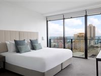 2 Bedroom Spa Apartment - Mantra Circle on Cavill Surfers Paradise